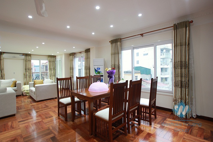 High quality  and brand new apartment for lease in Tay Ho area, Ha noi